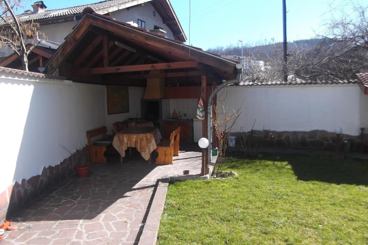 Borova House Hotel Трявна Екстериор снимка
